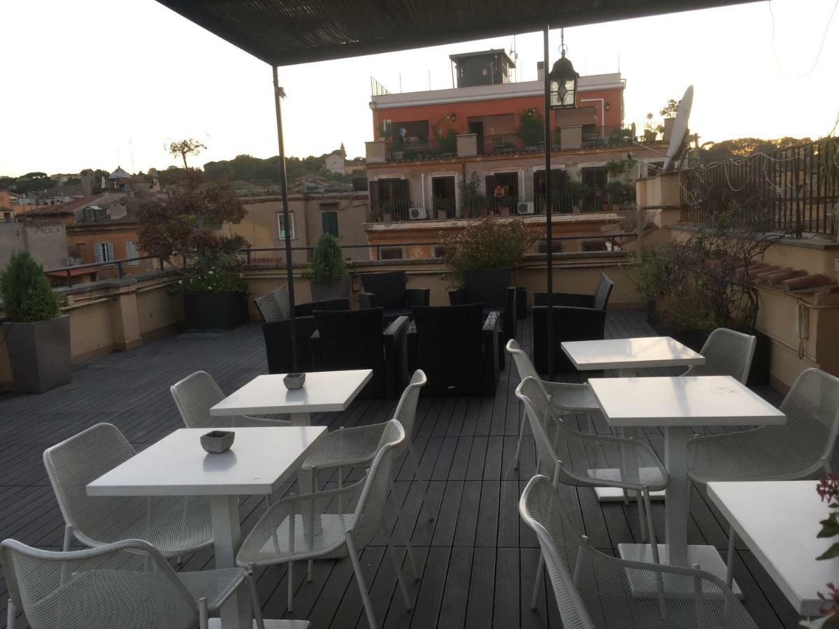Livia B&B - Trastevere Рим Екстер'єр фото